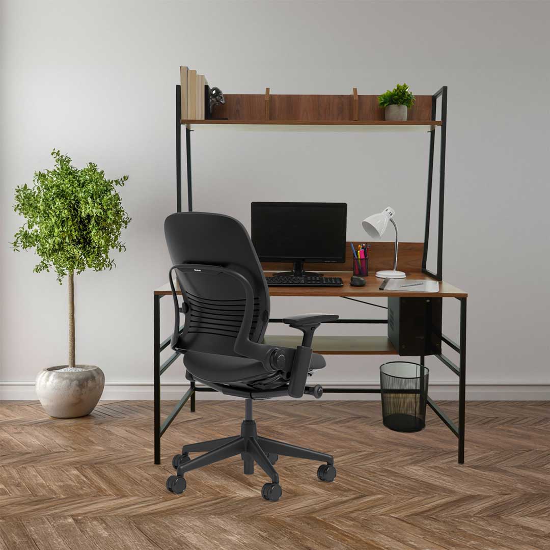 Study Table “Moderna”